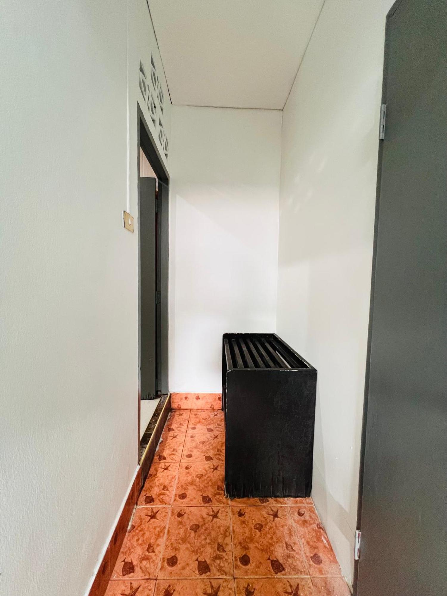 Patong Adventure Hostel Екстер'єр фото