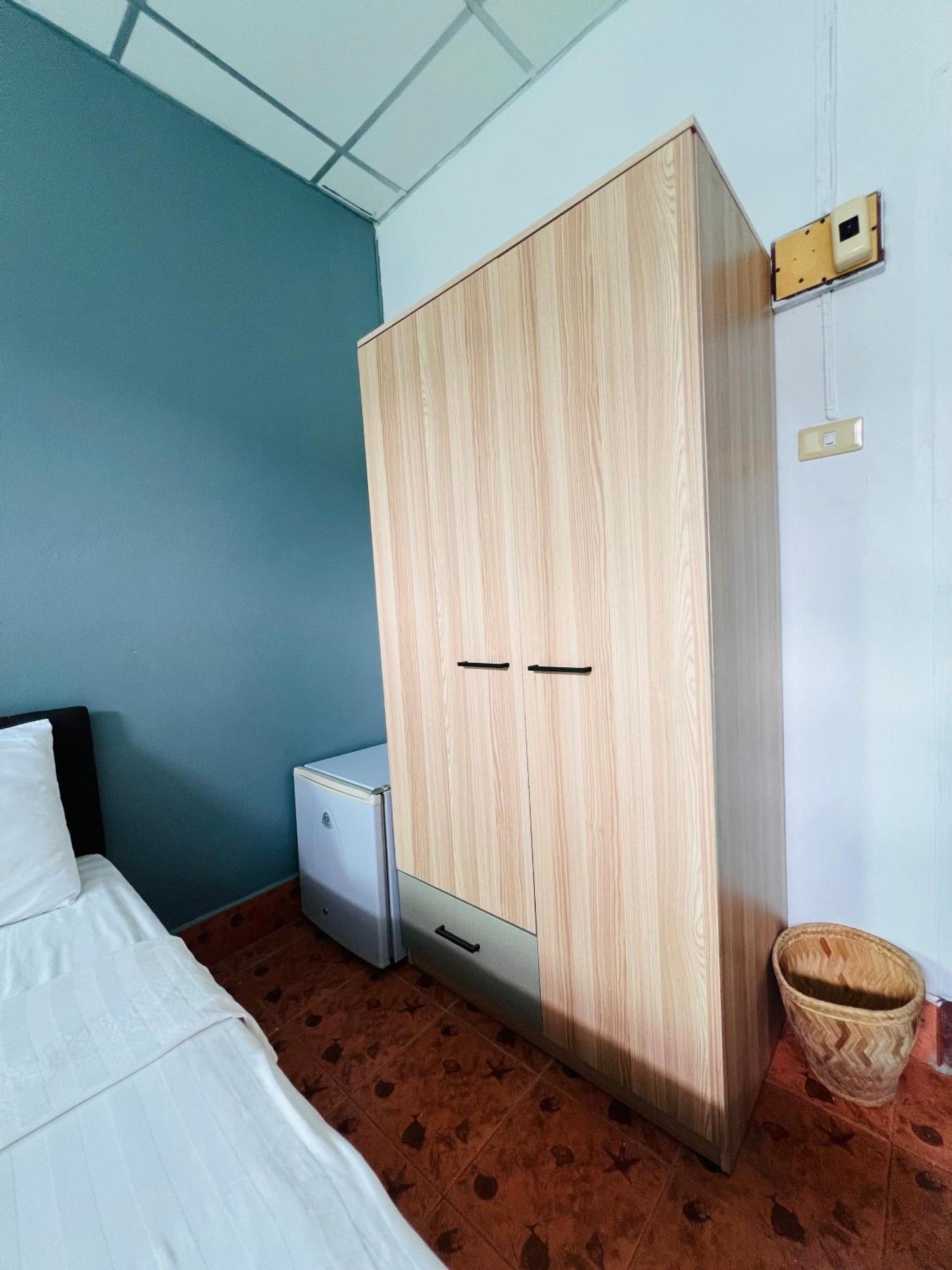 Patong Adventure Hostel Екстер'єр фото